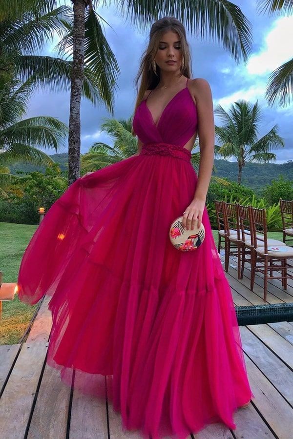 Vestido rosa longo elegante.